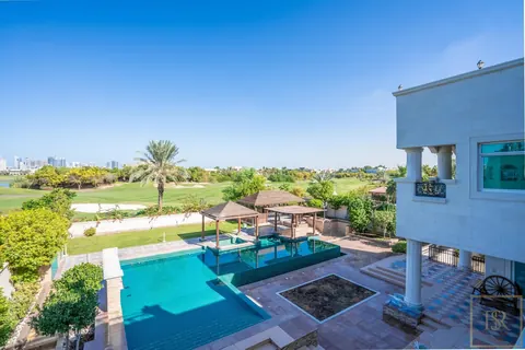 Luxury Villa Golf View Gorgeous Pool Adjoins a Jacuzzi, 6 bedrooms in Emirates Hills - Dubai