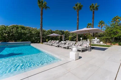 Luxury Villa Heated swimming pool, 5 bedrooms in Fonte Coberta - Lameiro buy for sale For Super Rich