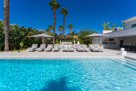 Luxury Villa Heated swimming pool, 5 bedrooms in Fonte Coberta - Lameiro search for sale For Super Rich