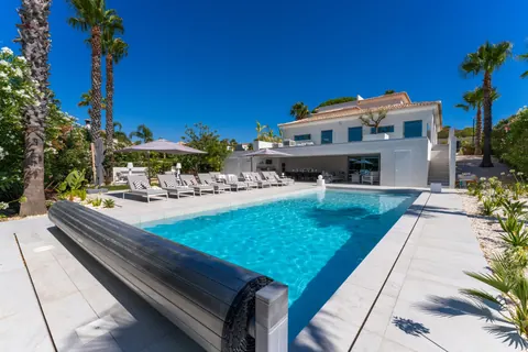 Luxury Villa Heated swimming pool, 5 bedrooms in Fonte Coberta - Lameiro best for sale For Super Rich