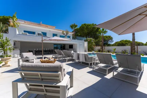 Luxury Villa Heated swimming pool, 5 bedrooms in Fonte Coberta - Lameiro price for sale For Super Rich
