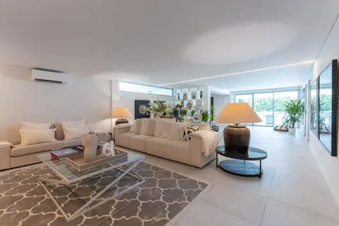 Luxury Villa Heated swimming pool, 5 bedrooms in Fonte Coberta - Lameiro exclusive for sale For Super Rich