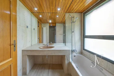Luxury Villa Panoramic View Swimming pool, 7 bedrooms in Chamartín Madrid deal for sale For Super Rich