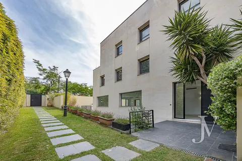 Luxury Villa Panoramic View Swimming pool, 7 bedrooms in Chamartín Madrid Used for sale For Super Rich