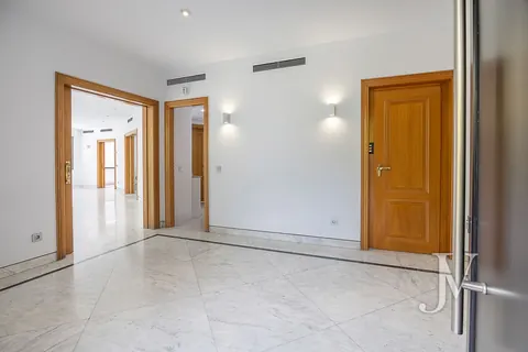 Luxury Villa Panoramic View Swimming pool, 7 bedrooms in Chamartín Madrid photo for sale For Super Rich
