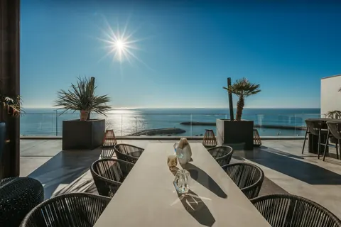 Luxury Penthouse Sea View swimming pool and jacuzzi, 3 bedrooms in Algarve luxury for sale For Super Rich
