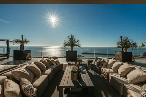 Luxury Penthouse Sea View swimming pool and jacuzzi, 3 bedrooms in Algarve ultra luxury for sale For Super Rich