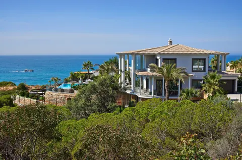 Luxury Villa Beach Front, sea view, heated saltwater pool, jacuzzi, garden fireplace, 8 bedrooms in Algarve unique for sale For Super Rich