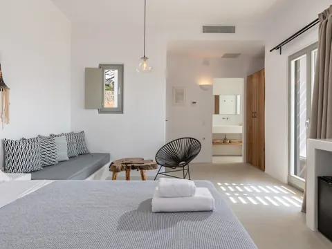 Luxury Villa Sea View, jacuzzi, swimming pool, and a beautifully landscaped garden, 7 bedrooms in Mykonos best for sale For Super Rich
