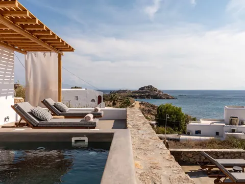 Luxury Villa Sea View, jacuzzi, swimming pool, and a beautifully landscaped garden, 7 bedrooms in Mykonos New for sale For Super Rich
