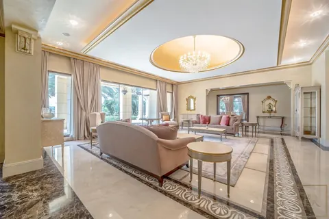 Luxury Villa Palatial golf course view in Sector L private cinema, gym, spa, 8 bedrooms in Emirates Hills - Dubai buy for sale For Super Rich