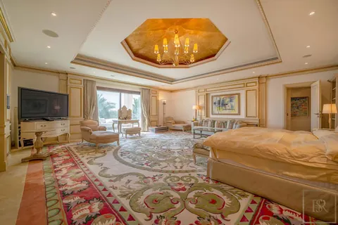 Luxury Villa Palatial golf course view in Sector L private cinema, gym, spa, 8 bedrooms in Emirates Hills - Dubai price for sale For Super Rich