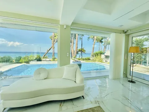 Luxury Villa Beach Front first line from the sea, 5 bedrooms in Halkidiki best for sale For Super Rich