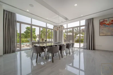Luxury Villa Panoramic View state-of-the-art amenities, 8 bedrooms in District One - Dubai buy for sale For Super Rich