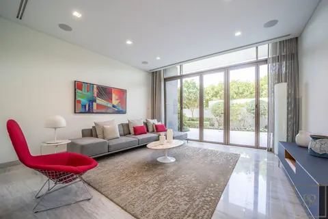Luxury Villa Panoramic View state-of-the-art amenities, 8 bedrooms in District One - Dubai best for sale For Super Rich