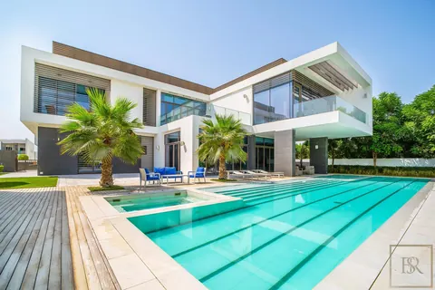 Luxury Villa Panoramic View state-of-the-art amenities, 8 bedrooms in District One - Dubai