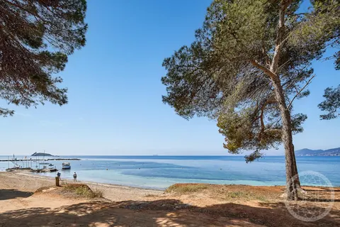 Luxury Villa Beach Front with direct access to the golden sands, 7 bedrooms in Santa Eulalia Ibiza available for sale For Super Rich