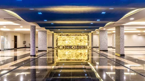 Contemporary Villa Marvelous views of Montgomerie golf course Sector L, 12 bedrooms in Emirates Hills - Dubai ads for sale For Super Rich