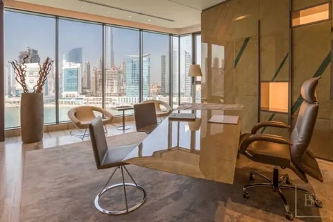 Luxury Penthouse Panoramic View overlooks the Dubai Canal and the Skyline, 5 bedrooms in Business Bay - Dubai search for sale For Super Rich