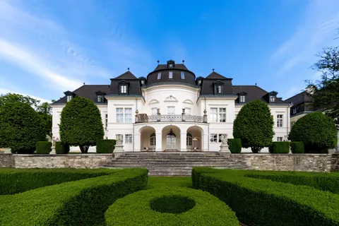 Luxury Castle Panoramic View, 21 bedrooms in Vienna