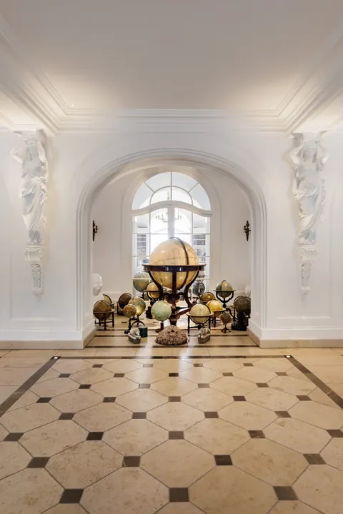 Luxury Castle Panoramic View, 21 bedrooms in Vienna 1771 for sale For Super Rich