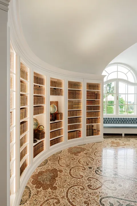 Luxury Castle Panoramic View, 21 bedrooms in Vienna available for sale For Super Rich