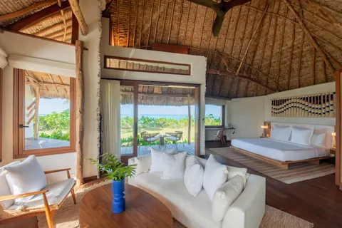 Polynesia Private island Motu Nao Nao 2 beaches, one of which is over 800m long, 25ha, 3 Bungalows bedrooms in Tahiti vacation rental For Super Rich