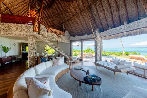 Polynesia Private island Motu Nao Nao 2 beaches, one of which is over 800m long, 25ha, 3 Bungalows bedrooms in Tahiti available rental For Super Rich
