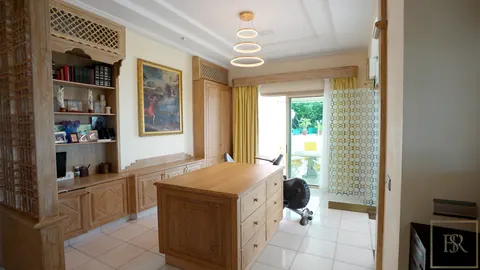 Premium Villa Panoramic View Edge of the cliff, 6 bedrooms in Tahiti photos for sale For Super Rich
