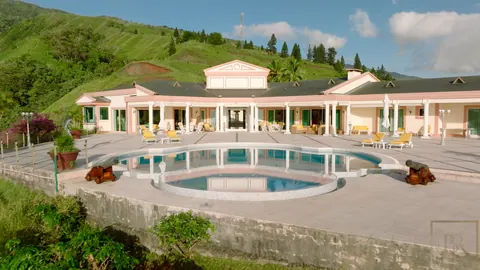 Premium Villa Panoramic View Edge of the cliff, 6 bedrooms in Tahiti RAVEL for sale For Super Rich