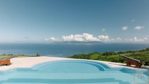 Premium Villa Panoramic View Edge of the cliff, 6 bedrooms in Tahiti available for sale For Super Rich