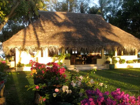Luxury Private island TAHA'A Motu Moie private French Polynesia island, 5 bedrooms in Tahiti #49207 for sale For Super Rich