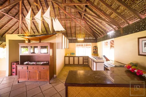 Luxury Private island TAHA'A Motu Moie private French Polynesia island, 5 bedrooms in Tahiti search for sale For Super Rich