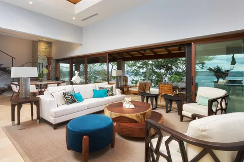 Luxury Villa oceanfront breathtaking panoramic views, 4 bedrooms in Peninsula Papagayo property for sale For Super Rich