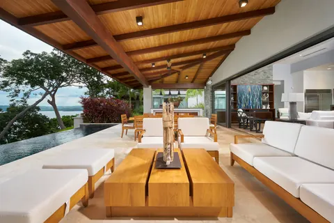 Luxury Villa oceanfront breathtaking panoramic views, 4 bedrooms in Peninsula Papagayo buy for sale For Super Rich
