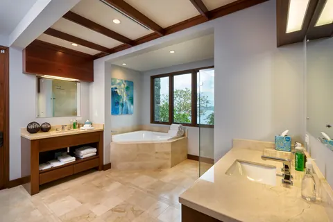 Luxury Villa oceanfront breathtaking panoramic views, 4 bedrooms in Peninsula Papagayo luxury for sale For Super Rich