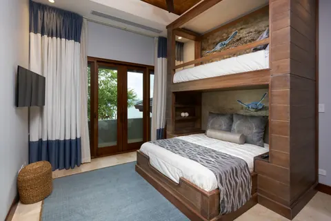 Luxury Villa oceanfront breathtaking panoramic views, 4 bedrooms in Peninsula Papagayo exclusive for sale For Super Rich