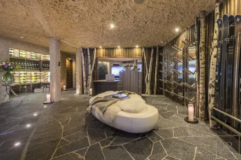 Luxury Chalet Zermatt Peak 5* superior Wellness with interior pool, 5 bedrooms in Zermatt real estate rental For Super Rich