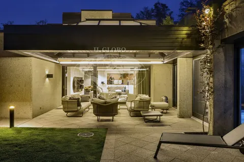 Luxury Villa Panoramic View Indoor heated pool, 6 bedrooms in Lugano Used for sale For Super Rich
