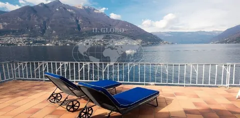 Century Villa dock for boats Lake Front, 5 bedrooms in Como Town price for sale For Super Rich