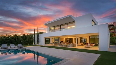 High-end Villa Elevator magnificent view, 5 bedrooms in The Golden Mile - Marbella