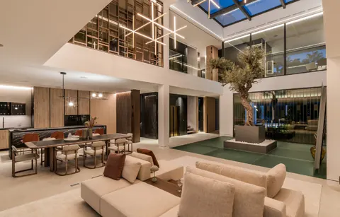 High-end Villa Elevator magnificent view, 5 bedrooms in The Golden Mile - Marbella 5113024 for sale For Super Rich