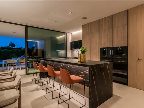 High-end Villa Elevator magnificent view, 5 bedrooms in The Golden Mile - Marbella available for sale For Super Rich