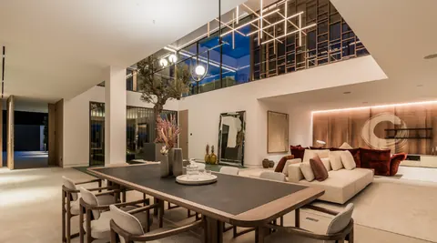High-end Villa Elevator magnificent view, 5 bedrooms in The Golden Mile - Marbella buy for sale For Super Rich
