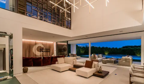 High-end Villa Elevator magnificent view, 5 bedrooms in The Golden Mile - Marbella search for sale For Super Rich