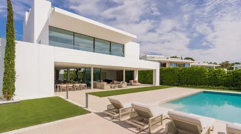 High-end Villa Elevator magnificent view, 5 bedrooms in The Golden Mile - Marbella real estate for sale For Super Rich