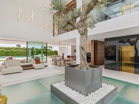 High-end Villa Elevator magnificent view, 5 bedrooms in The Golden Mile - Marbella exclusive for sale For Super Rich