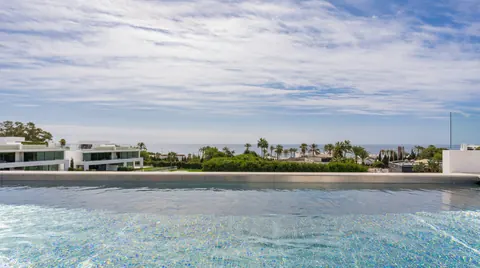 High-end Villa Elevator magnificent view, 5 bedrooms in The Golden Mile - Marbella prix for sale For Super Rich