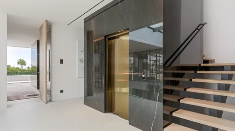 High-end Villa Elevator magnificent view, 5 bedrooms in The Golden Mile - Marbella ads for sale For Super Rich