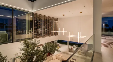High-end Villa Elevator magnificent view, 5 bedrooms in The Golden Mile - Marbella image for sale For Super Rich